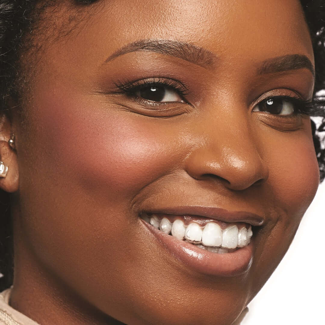 Skin Perfecting Powder Blushing Act Matte Blush - Berry Beautiful - Image 3