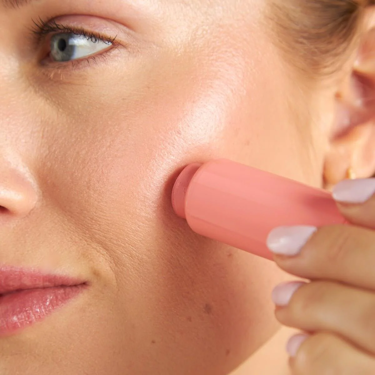 Silky Tint Creamy Multitasking Stick with Peptides - Image 3